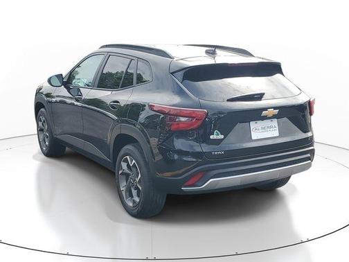 Mosaic Black Metallic 2024 Chevrolet Trax LT