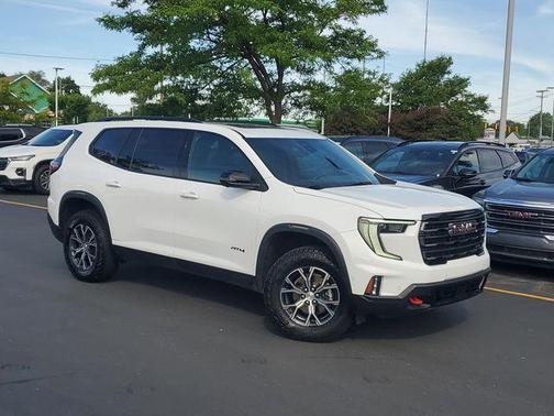 Summit White 2024 GMC Acadia AT4
