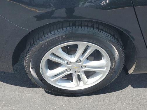 Mosaic Black Metallic 2018 Chevrolet Cruze LT
