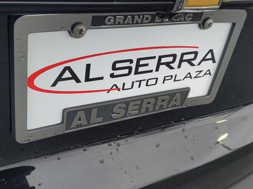 Mosaic Black Metallic 2023 Chevrolet Traverse LT Cloth