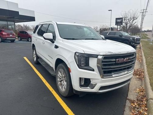 2023 GMC Yukon SLT
