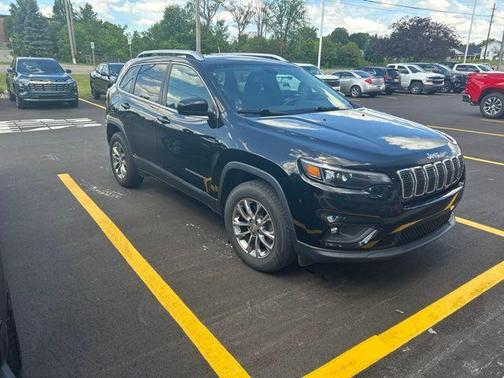 Diamond Black 2019 Jeep Cherokee Latitude Plus