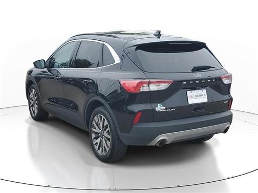 2022 Ford Escape Titanium Hybrid