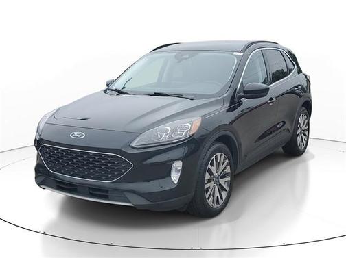 2022 Ford Escape Titanium Hybrid