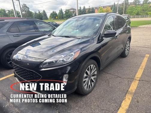 2022 Ford Escape Titanium Hybrid