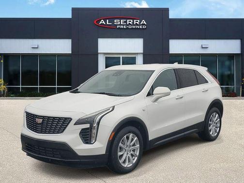 Crystal White Tri-Coat 2022 Cadillac XT4 Luxury