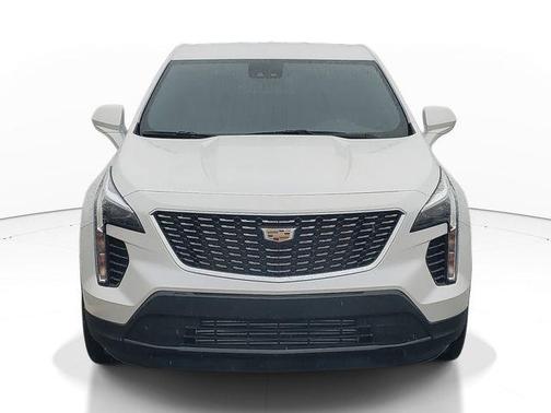 Crystal White Tri-Coat 2022 Cadillac XT4 Luxury