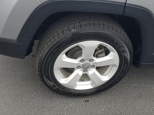 Billet Silver Metallic Clearcoat 2019 Jeep Compass Latitude