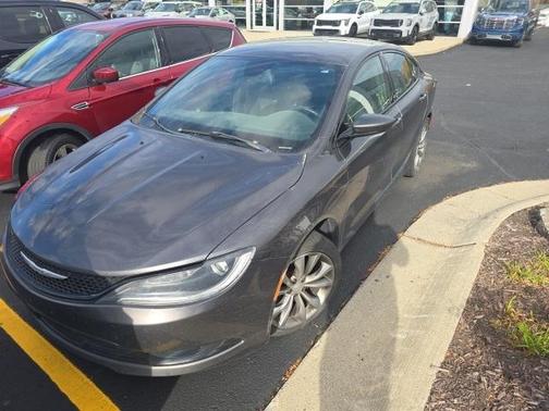 2016 Chrysler 200 S