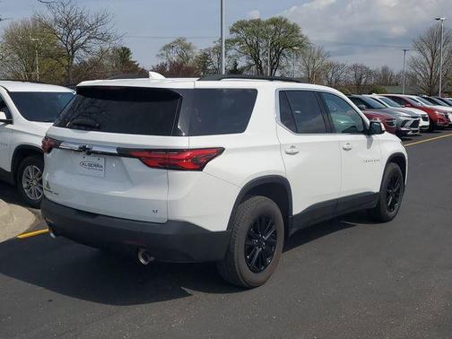 Summit White 2023 Chevrolet Traverse LT Cloth