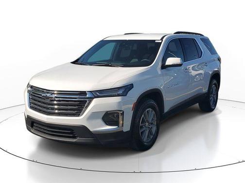 Summit White 2023 Chevrolet Traverse LT Cloth
