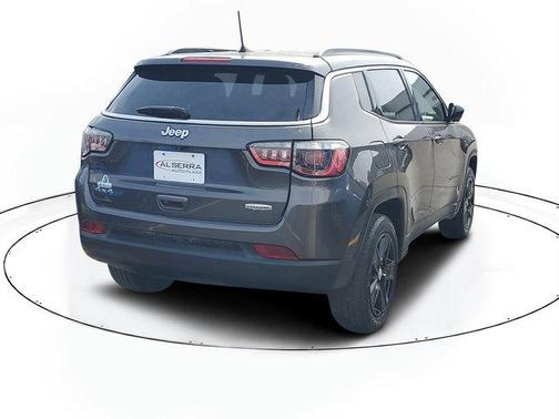 Granite Crystal Clearcoat Metallic 2022 Jeep Compass Latitude