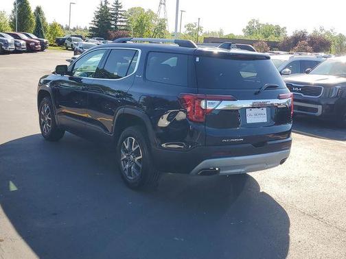Midnight Blue Metallic 2022 GMC Acadia SLE