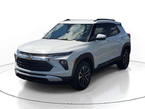 Summit White 2024 Chevrolet Trailblazer LT