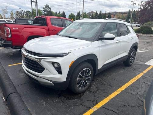 Summit White 2024 Chevrolet Trailblazer LT