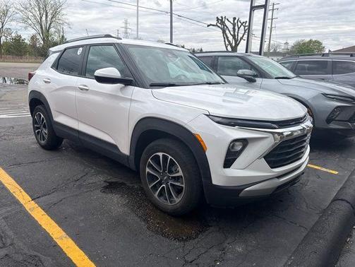 Summit White 2024 Chevrolet Trailblazer LT