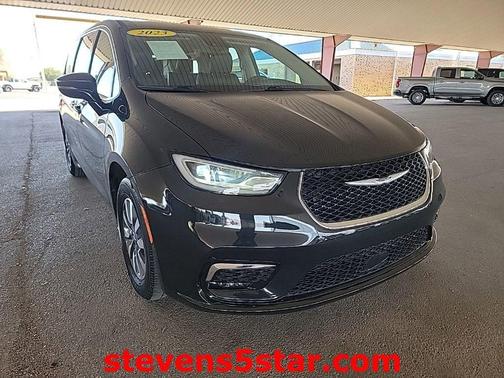 Brilliant Black Crystal Pearlcoat 2023 Chrysler Pacifica Hybrid Touring L