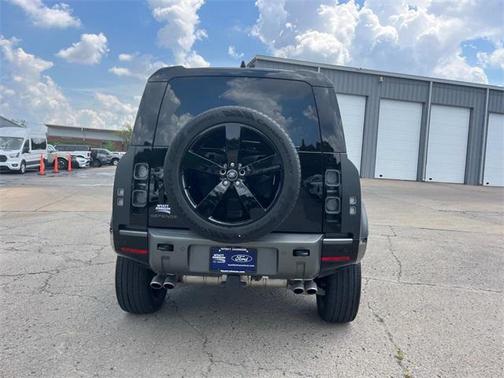 2024 Land Rover Defender 110 P525 Carpathian Edition
