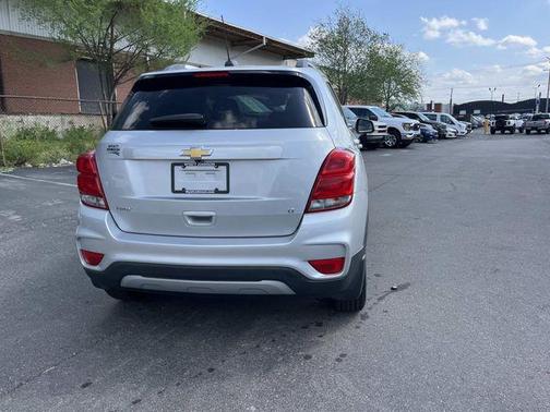 Silver Ice Metallic 2017 Chevrolet Trax LT