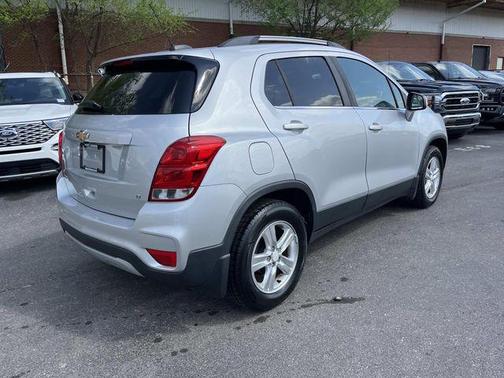 Silver Ice Metallic 2017 Chevrolet Trax LT