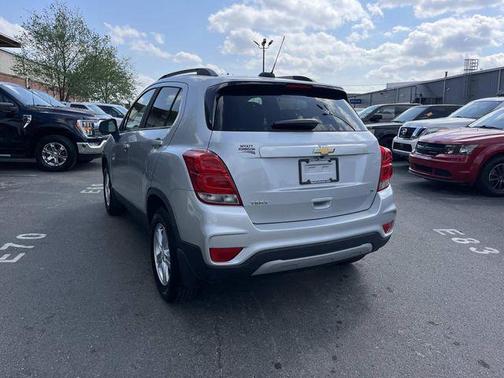 Silver Ice Metallic 2017 Chevrolet Trax LT
