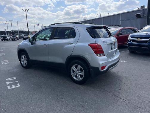 Silver Ice Metallic 2017 Chevrolet Trax LT