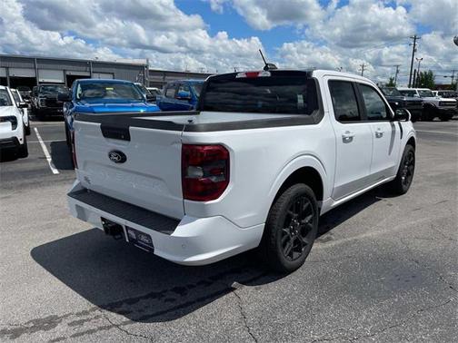 2025 Ford Maverick Lobo Standard