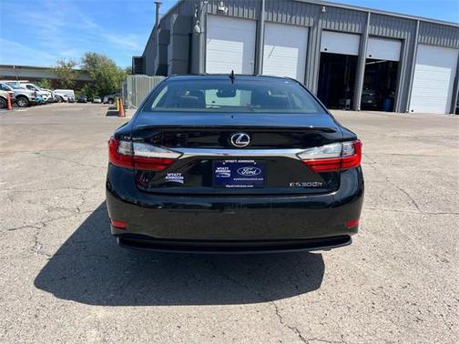 2016 Lexus ES 300h Base