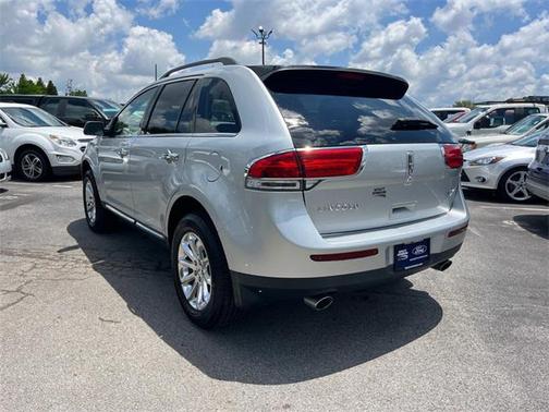 2015 Lincoln MKX Base