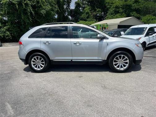2015 Lincoln MKX Base