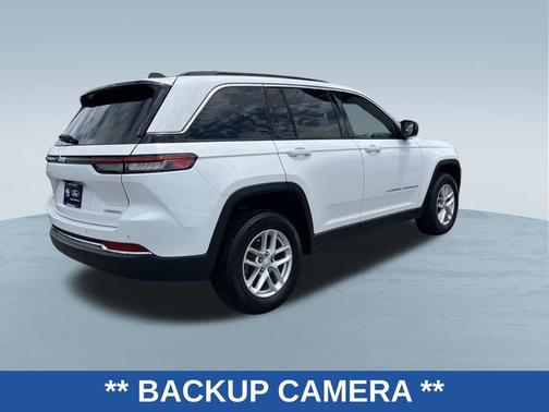 Bright White Clearcoat 2024 Jeep Grand Cherokee LAREDO