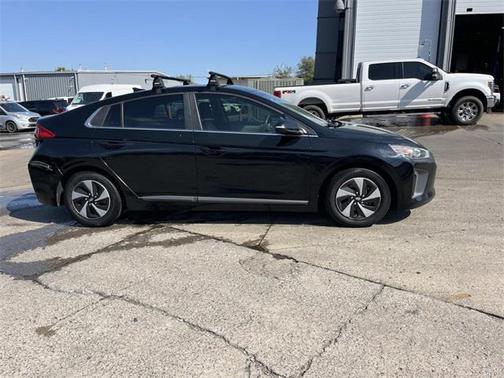 2019 Hyundai IONIQ Hybrid SEL