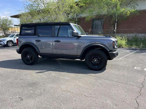 Carbonized Gray Metallic 2023 Ford Bronco Black Diamond