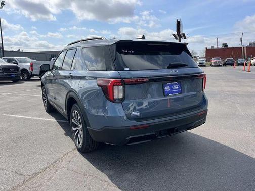 Vapor Blue Metallic 2026 Ford Explorer ST-Line