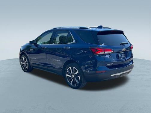 Blue Glow Metallic 2022 Chevrolet Equinox PREMIER