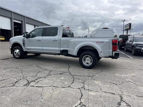 2025 Ford F-350 Lariat