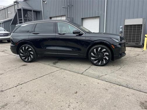 2024 Lincoln Nautilus Black Label