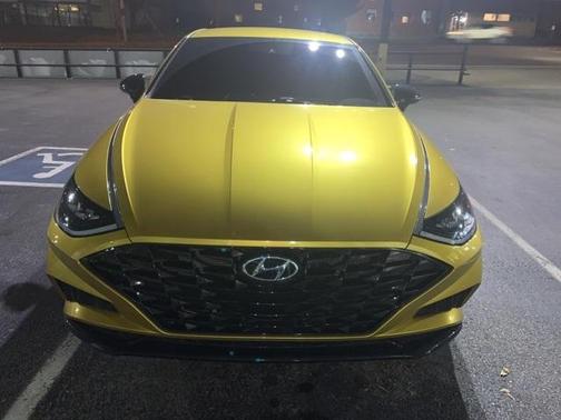 Photo 2 of 5 of 2020 Hyundai Sonata SEL Plus