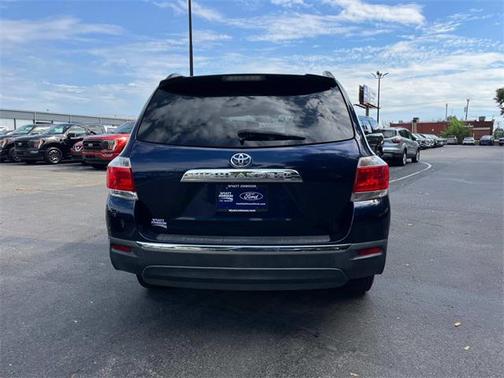 2012 Toyota Highlander SE