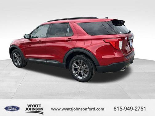 Rapid Red Metallic Tinted Clearcoat 2022 Ford Explorer XLT