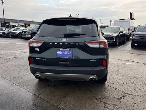 2022 Ford Escape Titanium