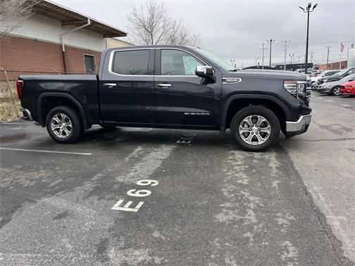 2024 GMC Sierra 1500 SLT