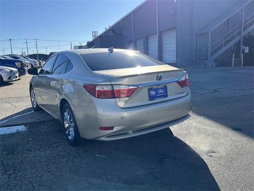 2015 Lexus ES 300h Base