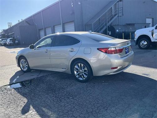 2015 Lexus ES 300h Base