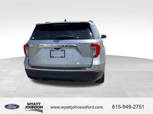 ICONIC SILVER METALLIC 2024 Ford Explorer XLT