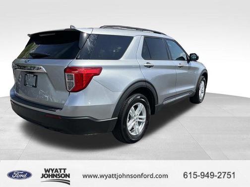 ICONIC SILVER METALLIC 2024 Ford Explorer XLT