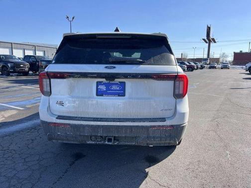 Star White Metallic Tri-Coat 2026 Ford Explorer ST-Line