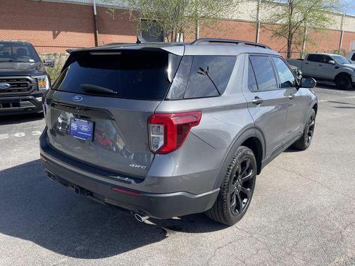 Gray Metallic 2023 Ford Explorer ST-Line