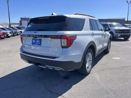 Space White Metallic 2026 Ford Explorer Active
