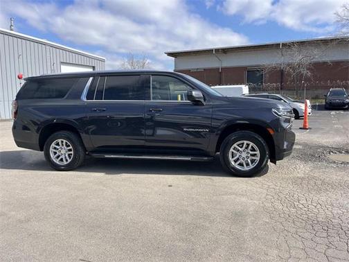 2024 Chevrolet Suburban LT